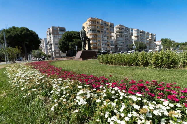 İzmir'e yazlık dokunuş