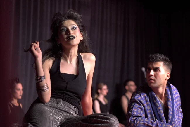 ‘Tersine Dünya' Bursa Osmangazili sanatseverler için sahnelendi