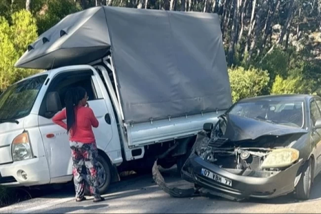 Antalya Kumluca'da feci kaza: 1 ölü, 1 yaralı