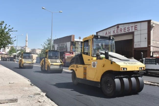 Diyarbakır Bağlar'daki 7 bulvar ve cadde asfaltla yenilendi