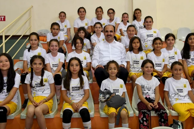 Konya'da Başkan Altay'dan yaz spor okulları için 28 ilçeye davet