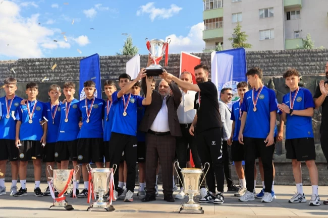 Kayseri Talas'ın altın çocukları yine tarih yazdı