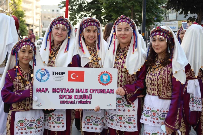 Kocaeli'de 2. Balkan Halk Oyunları rüzgarı esti