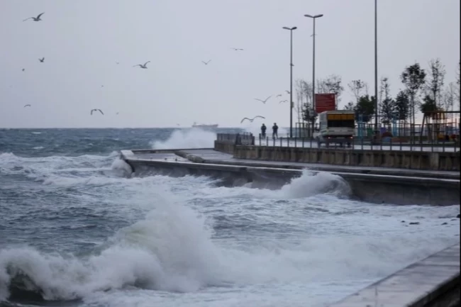 Türkiye genelinde kuvvetli yağış ve fırtına uyarısı