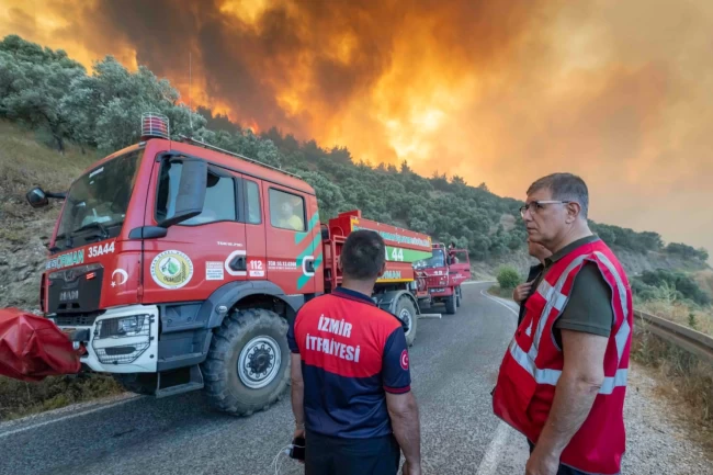 İzmir yangınlarla savaşıyor... İzmir'in ateşle imtihanı