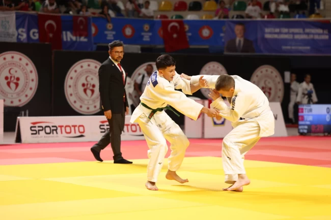 Kocaeli'de judo fırtınası esiyor