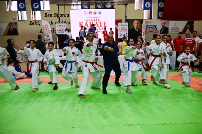 Karatenin kalbi Bursa Gemlik'te atıyor