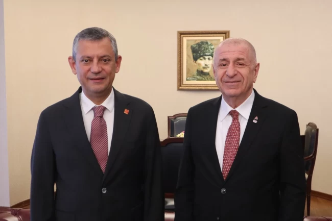 Ümit Özdağ'dan CHP'ye dayanışma ziyareti