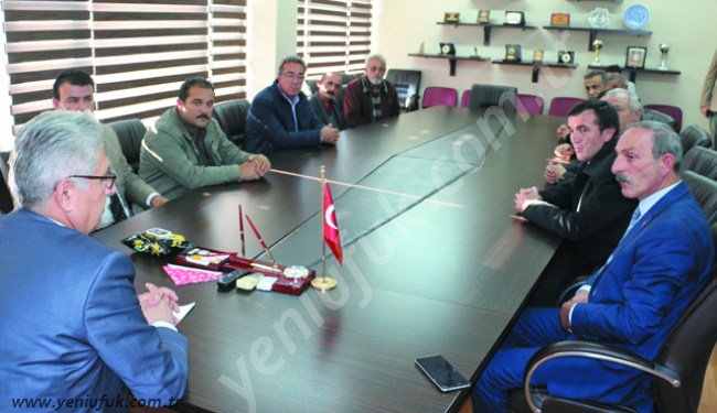 KÖY VE MAHALLE MUHTARLARI DERNEĞİNDEN, KAYMAKAM MADENOĞLU'NA ZİYARET..