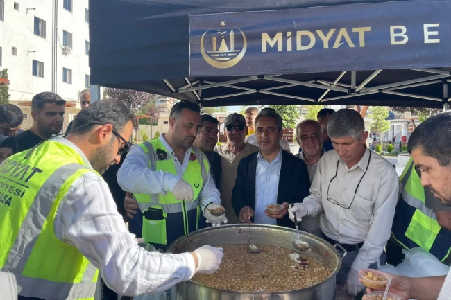 Mardin Midyat'ta aşure ikramı