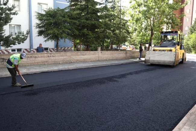 Kayseri Melikgazi'den ulaşımı rahatlatacak asfalt çalışması
