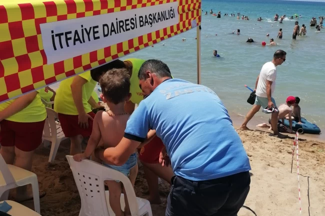 Kocaeli sahillerinde çocuklar zabıta güvencesinde