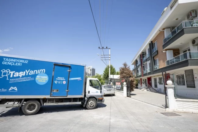 ‘Taşıyanım' projesiyle öğrencilerin taşınma derdi de masrafı da bitti