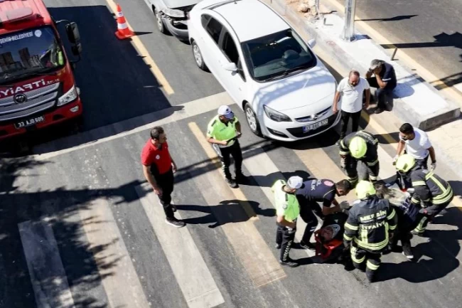 Mersin'de trafik güvenliği tatbikatı: "Bir Kural, Bir Ömür"