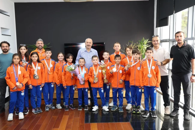 Başkan Büyükgöz, karate şampiyonlarını ağırladı