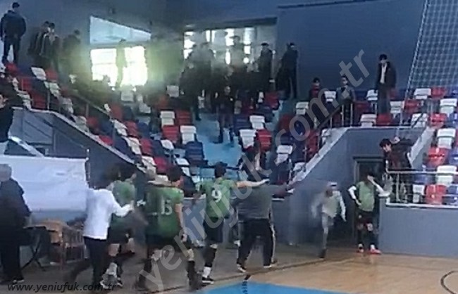 FUTSAL TURNUVASINDA KAVGA