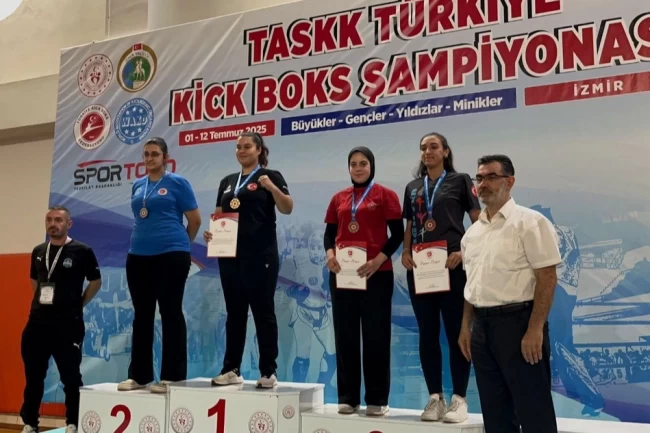 Kick boksta Çayırova'ya Türkiye şampiyonluğu geldi