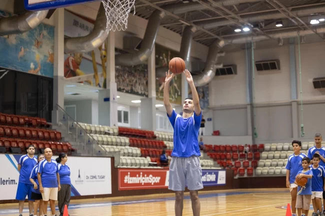 İzmir Yaz Spor Okulları'nda ikinci dönem kayıtları başlıyor