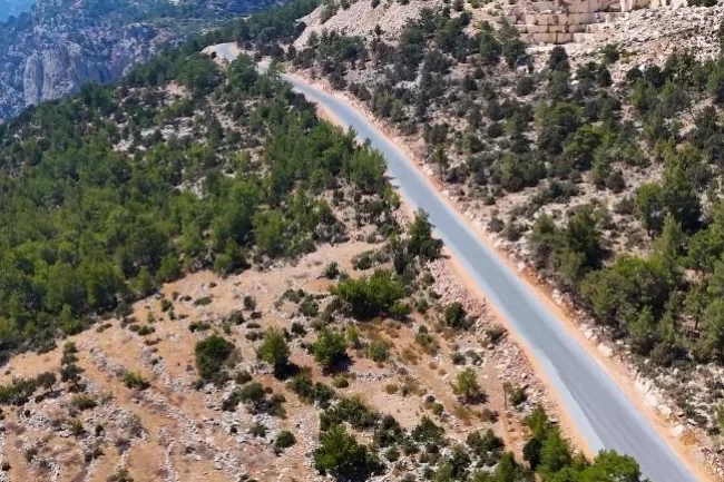 Mersin Büyükşehir'den Gülnar'da yol ve altyapı atağı