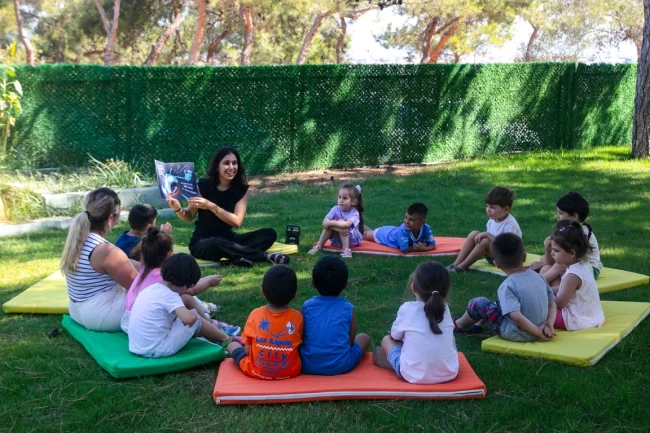 İzmir Güzelbahçe Belediyesi'nden çocuklara yaz kampı hediyesi