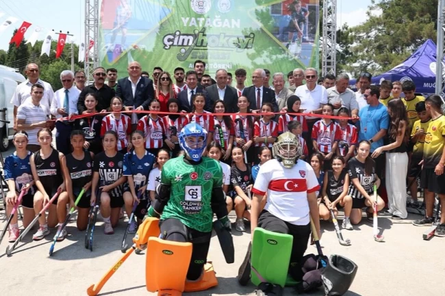 Muğla Yatağan'a çim hokeyi sahası açıldı