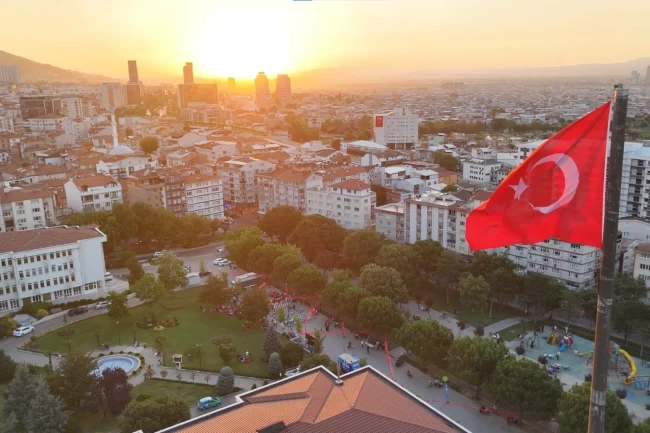 Bursa Yıldırım'da 15 Temmuz coşkusu bayraklarla yaşandı
