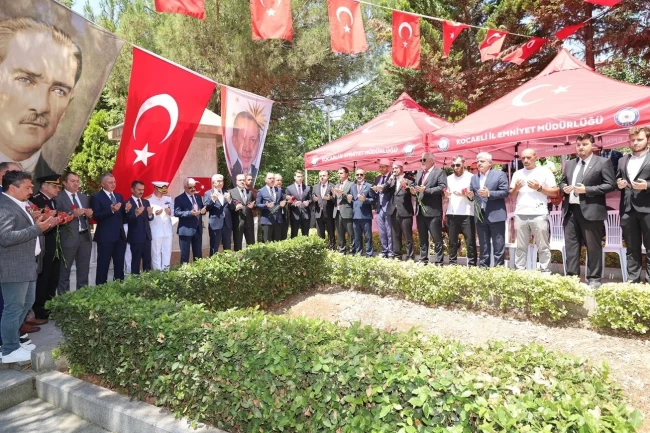 Kocaeli Bağçeşme'de protokol tam kadro şehitleri andı