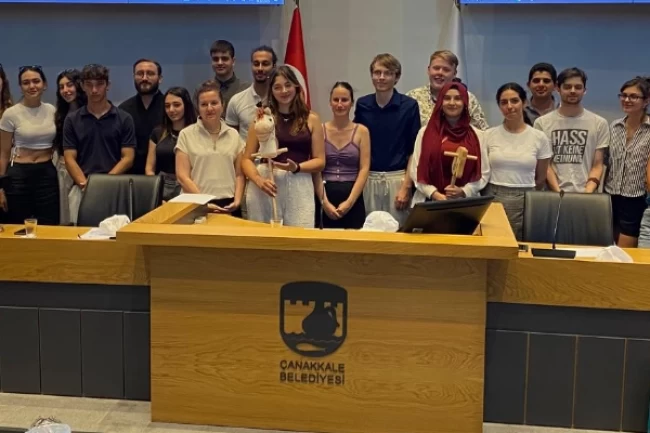 Osnabrück ve Çanakkaleli gençler meclis toplantısında buluştu