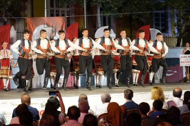 Dünya kültürleri Denizli'nin ilçelerinde sahne alıyor