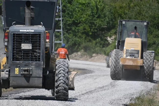 Yarmasu'da 8 kilometrelik yol sathi asfaltla yenilendi