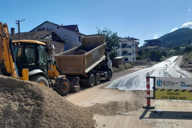 Sakarya'da Karamürsel Ereğli Mahallesi'nde yeni yol konforu
