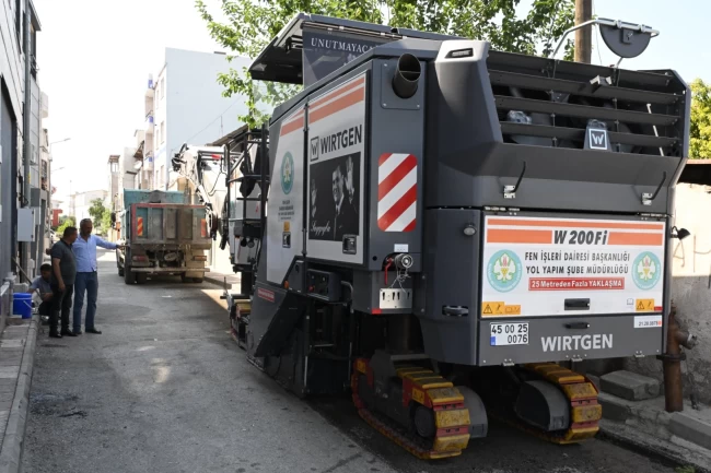 Manisa'da asfalt çalışmaları başlandı