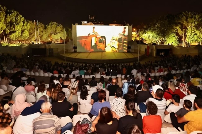 Denizli Büyükşehir'in yaz akşamları sinema keyfi yeniden başlıyor