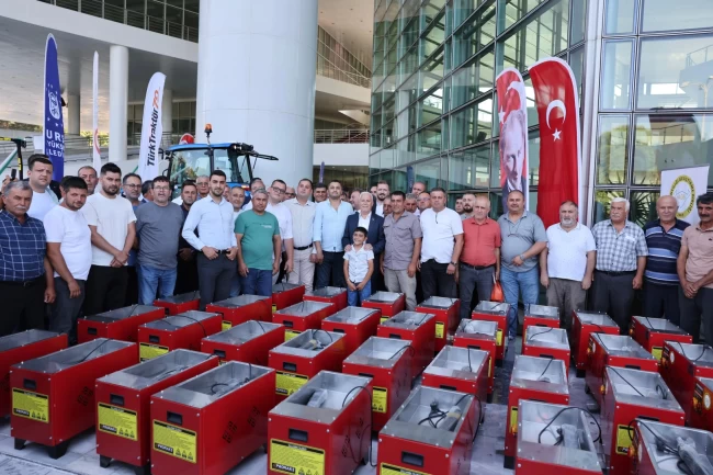 Bursa Büyükşehir'den kırsala ekipman desteği