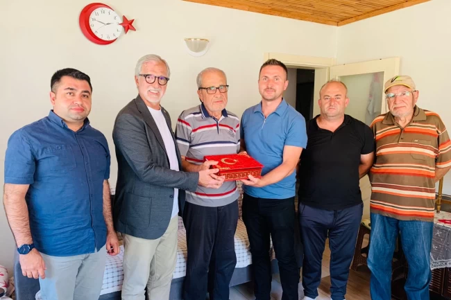 İzmit Belediyesi kahraman askerleri unutmadı