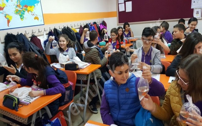 ÖĞRETMENDEN YILBAŞI HEDİYESİ!..