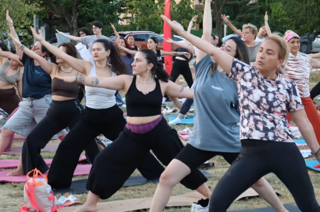 İzmitliler yoga etkinliğinde buluştu