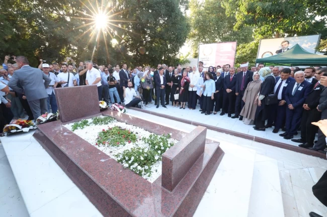 Gümilcine'de Dr.Sadık Ahmet anmasına Kocaeli'den katılım