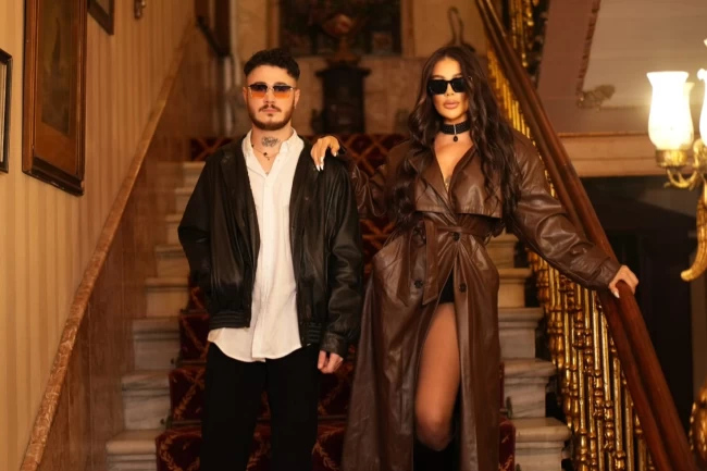 Çağla ve Doğu'dan 40 yıllık şarkıya düet