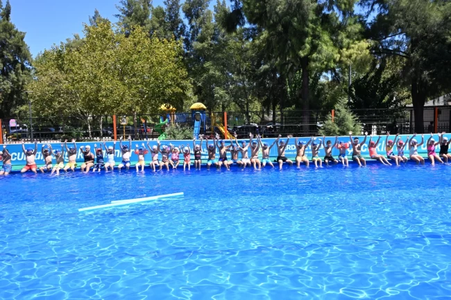 Manisa Büyükşehir'in havuzları çocuklarla buluşuyor