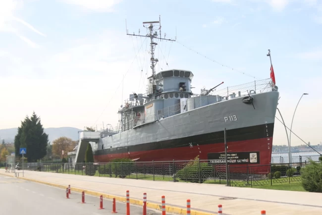 Gölcük'te Yarhisar müze geminin ziyaret günlerine ayar