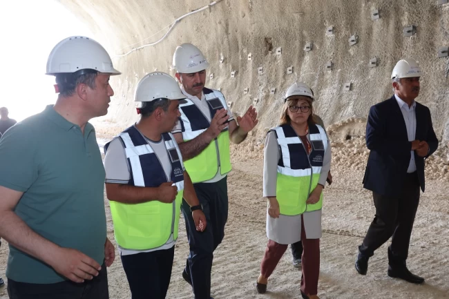 Dülük-OSB Tüneli'nde 425 metre tamamlandı