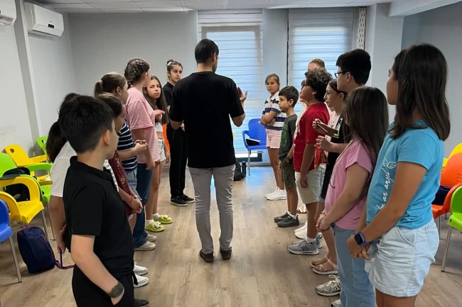 İzmir Çocuk Meclisi'nde ‘Akran Zorbalığı Eğitimi'