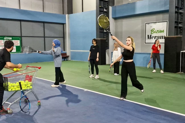 Konya Meram'ın gençleri yazı dolu dolu geçiriyor!