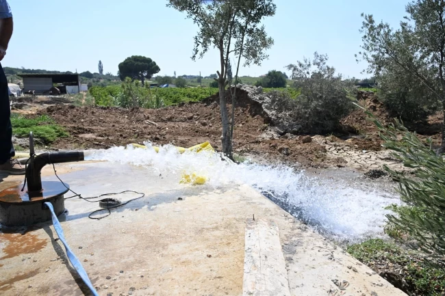 Manisa Gölmarmara'da saniyede 8 litre verimli sondaj