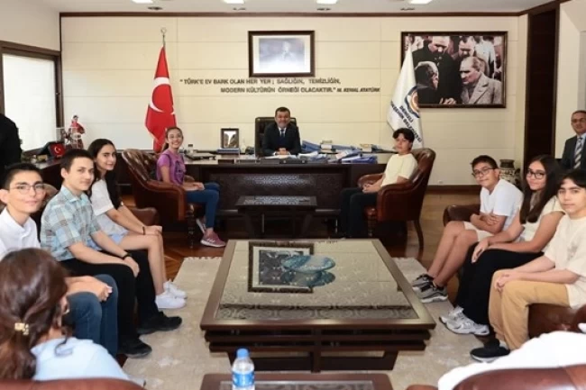 Denizli'de LGS şampiyonları Başkan Çavuşoğlu'nun konuğu oldu