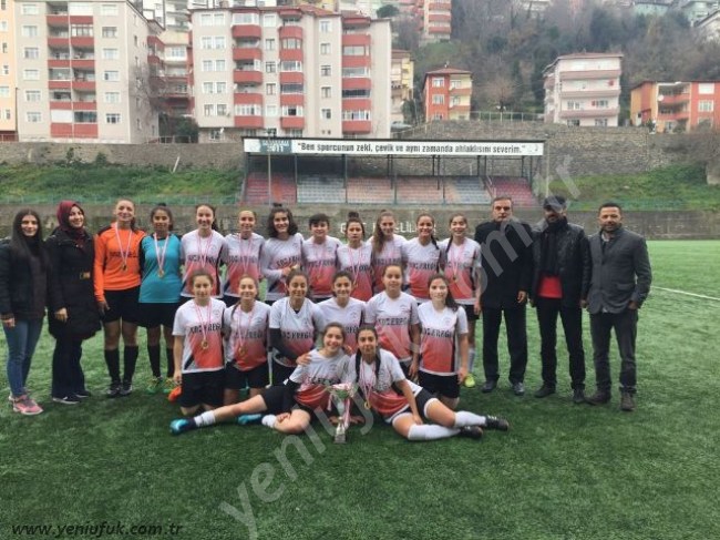 ZÜBEYDE HANIM MESLEKİ TEKNİK ANADOLU LİSESİNİN BAŞARISI GURURLANDIRDI