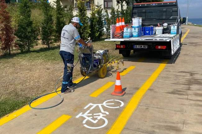 Kocaeli'de bisiklet yolları yeniliyor