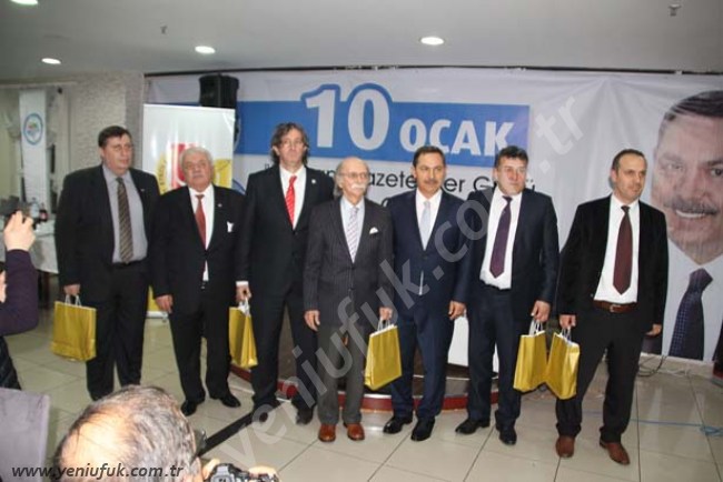 ÇALIŞAN GAZETECİLER BİRARADAYDI..