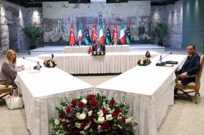 İstanbul'da üçlü işbirliği zirvesi başladı